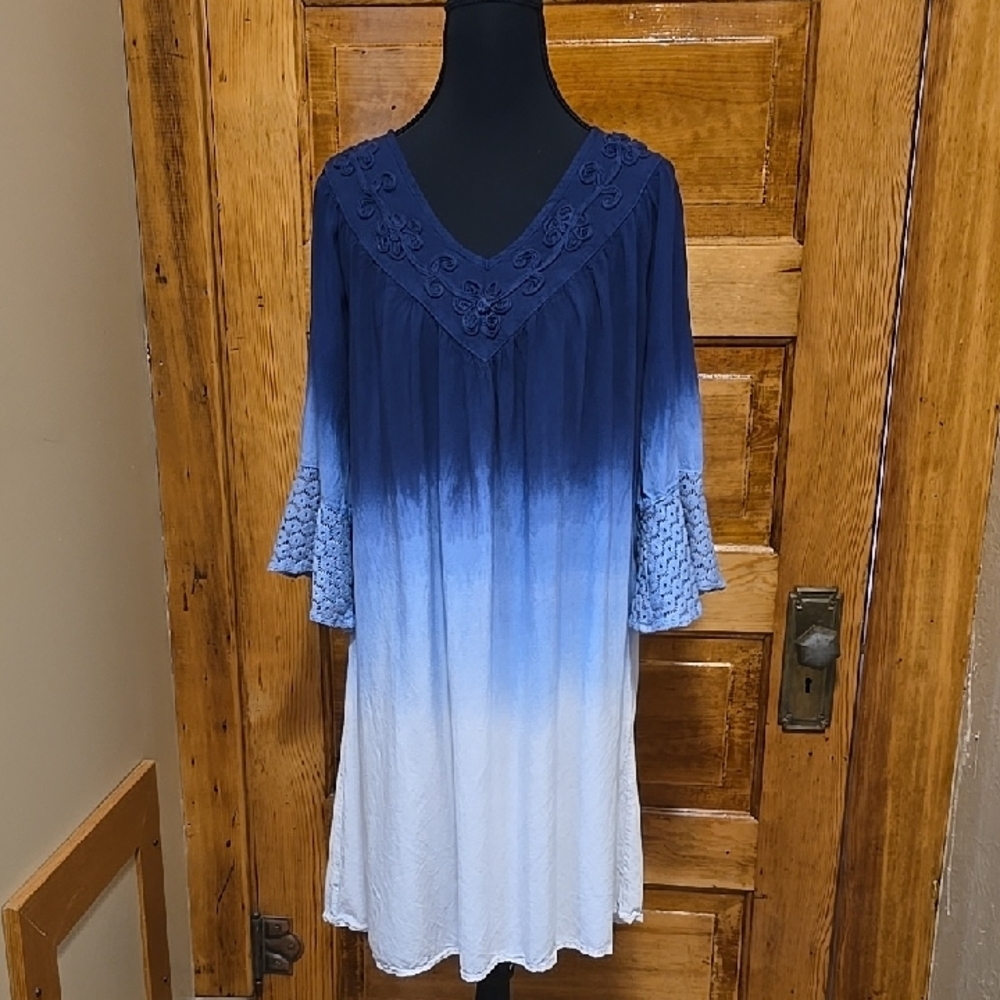 Studio West 3/4 Sleeve Ombre Dress in Blue and White L